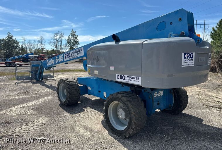 image for item EC3485 2010 Genie S-85 boom lift
