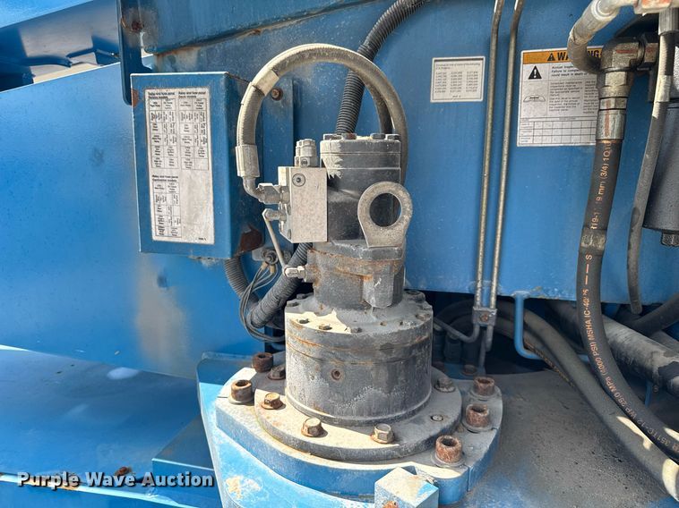 image for item EC3485 2010 Genie S-85 boom lift