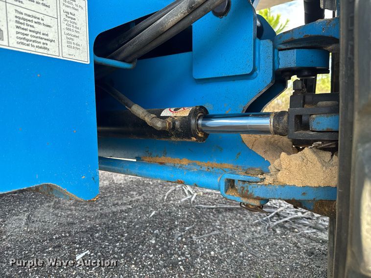 image for item EC3485 2010 Genie S-85 boom lift