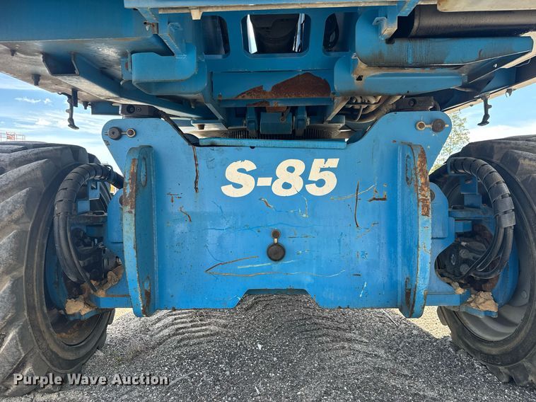 image for item EC3485 2010 Genie S-85 boom lift