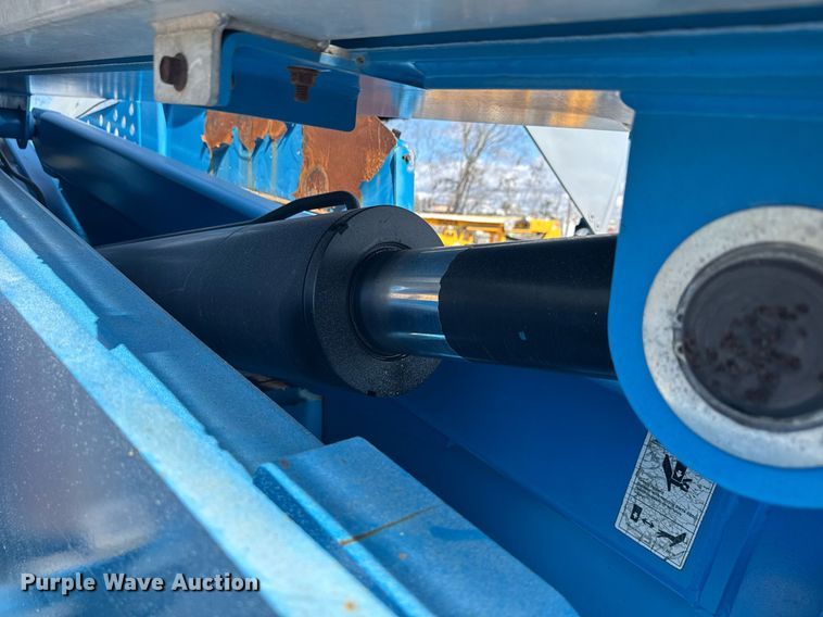 image for item EC3485 2010 Genie S-85 boom lift