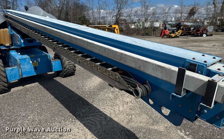 image for item EC3485 2010 Genie S-85 boom lift