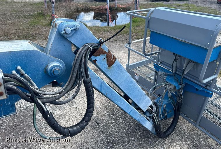 image for item EC3485 2010 Genie S-85 boom lift