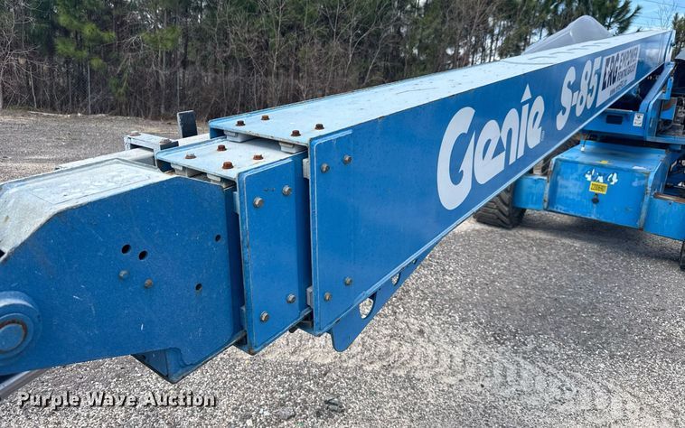image for item EC3485 2010 Genie S-85 boom lift