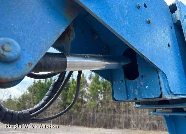 image for item EC3485 2010 Genie S-85 boom lift