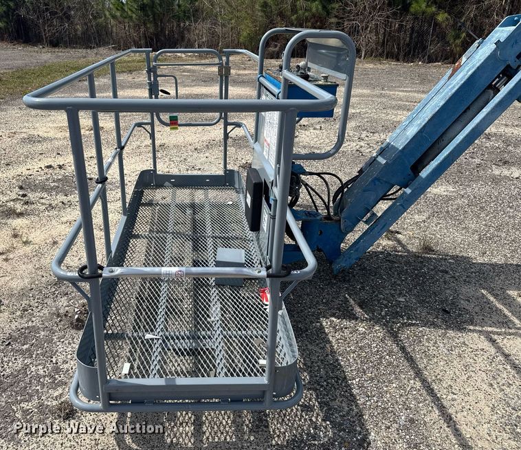 image for item EC3485 2010 Genie S-85 boom lift