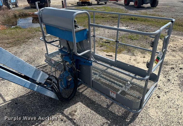 image for item EC3485 2010 Genie S-85 boom lift