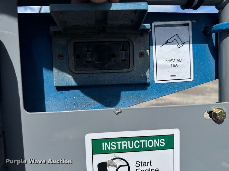 image for item EC3485 2010 Genie S-85 boom lift