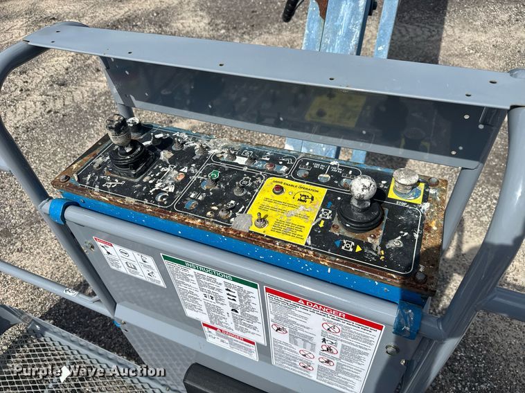 image for item EC3485 2010 Genie S-85 boom lift