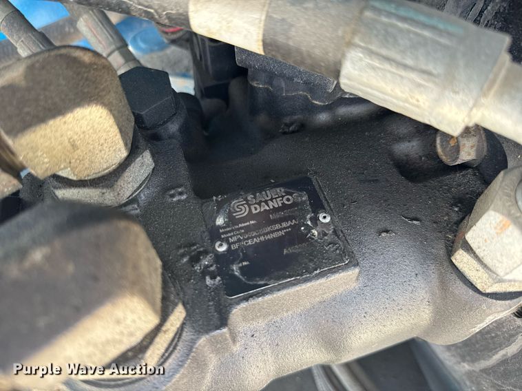 image for item EC3485 2010 Genie S-85 boom lift