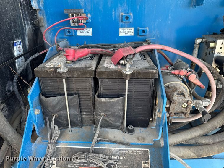 image for item EC3485 2010 Genie S-85 boom lift