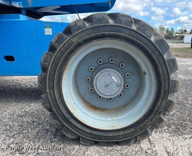 image for item EC3485 2010 Genie S-85 boom lift