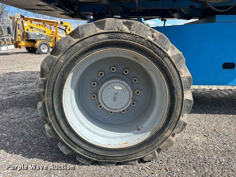 image for item EC3485 2010 Genie S-85 boom lift