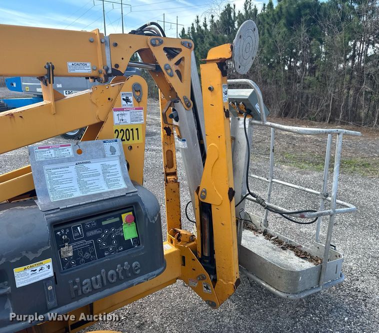 image for item EC3486 2018 Haulotte 3522A boom lift