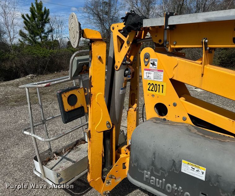 image for item EC3486 2018 Haulotte 3522A boom lift