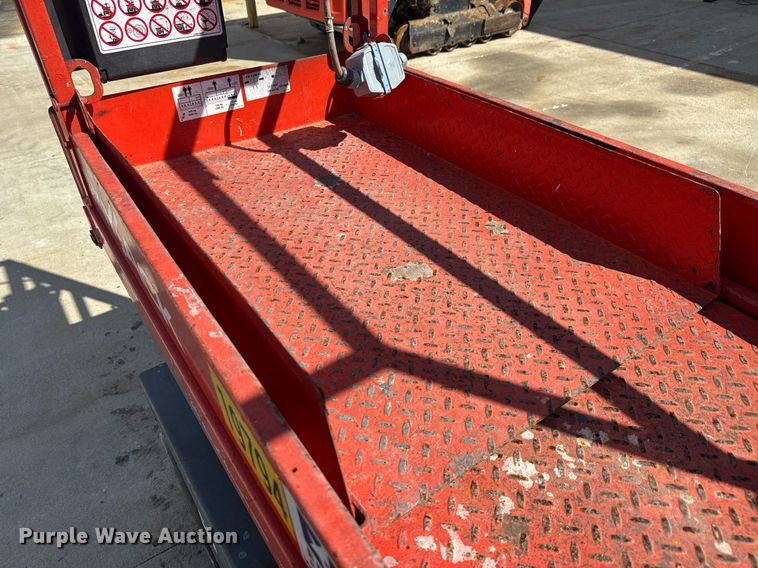 image for item EC3487 2015 Skyjack SJIII3219 scissor lift