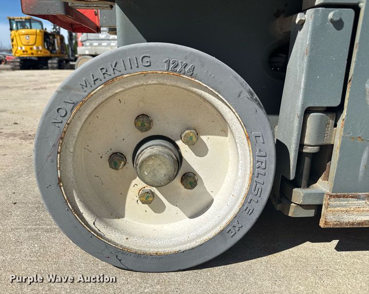 image for item EC3487 2015 Skyjack SJIII3219 scissor lift