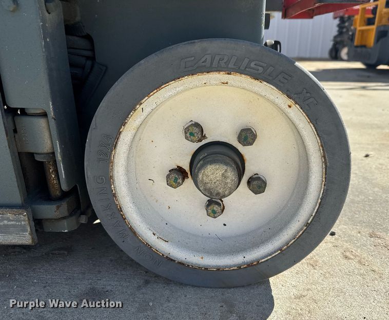 image for item EC3487 2015 Skyjack SJIII3219 scissor lift