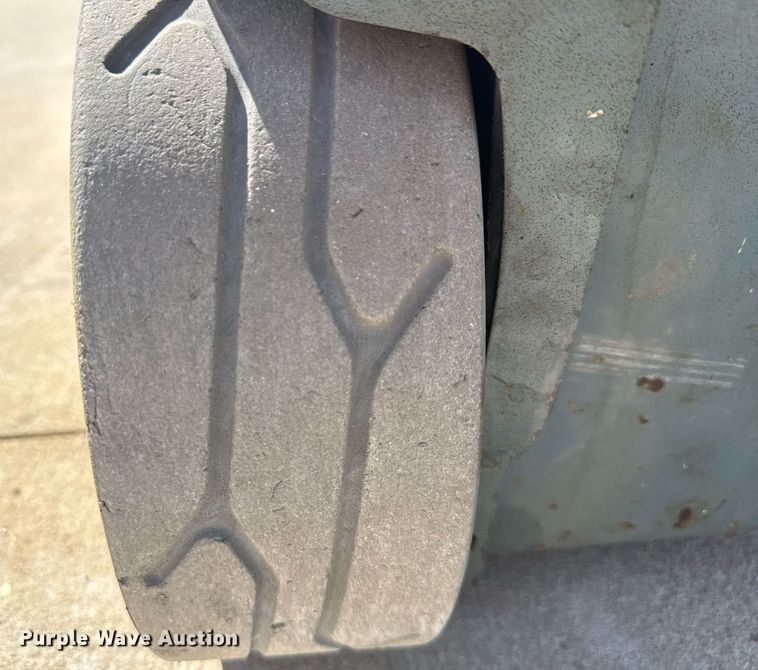 image for item EC3487 2015 Skyjack SJIII3219 scissor lift