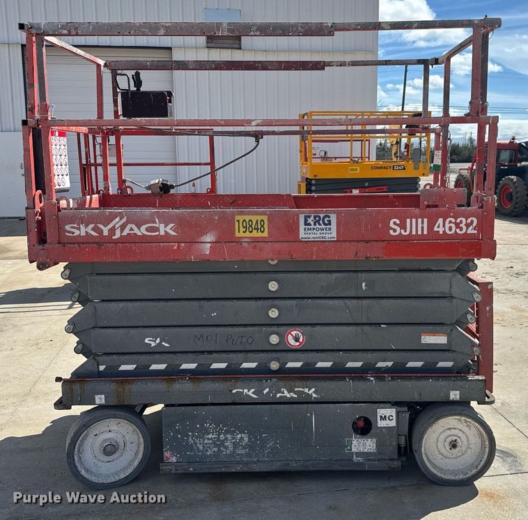 image for item EC3488 2018 Skyjack SJIII 4632 scissor lift