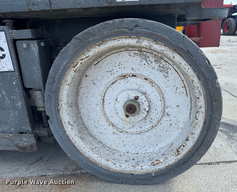 image for item EC3488 2018 Skyjack SJIII 4632 scissor lift