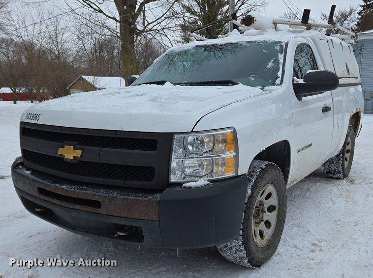 image for item EC4010 2013 Chevrolet Silverado 1500 pickup truck