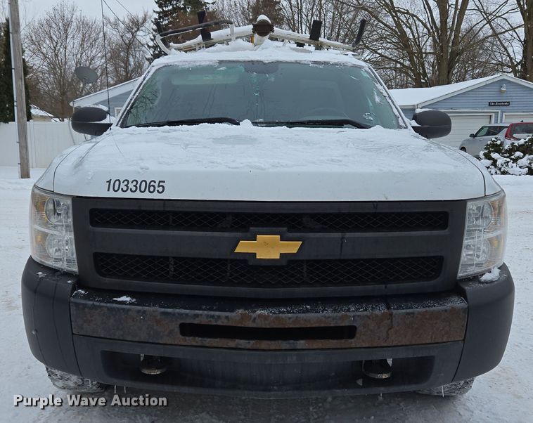 image for item EC4010 2013 Chevrolet Silverado 1500 pickup truck