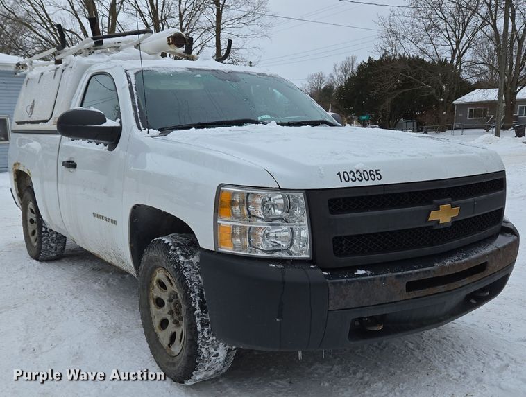 image for item EC4010 2013 Chevrolet Silverado 1500 pickup truck