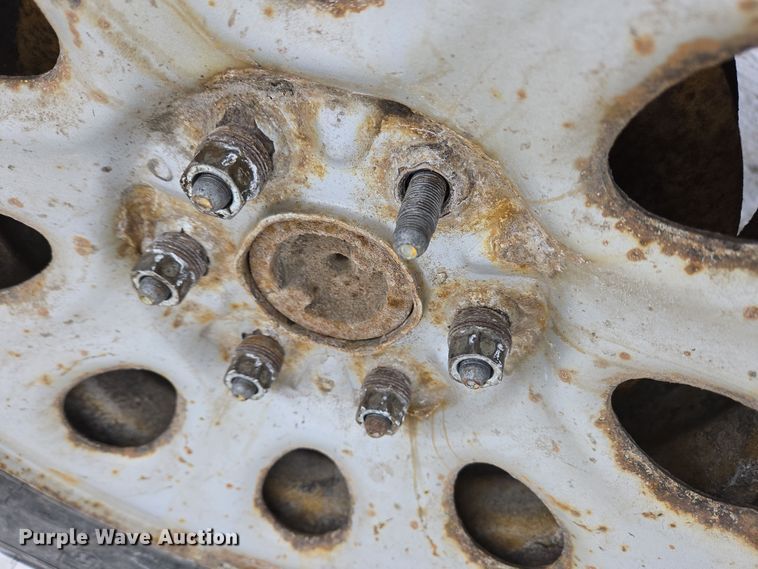 image for item EC4010 2013 Chevrolet Silverado 1500 pickup truck