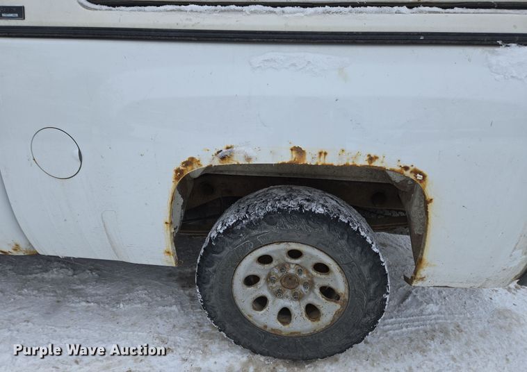 image for item EC4010 2013 Chevrolet Silverado 1500 pickup truck