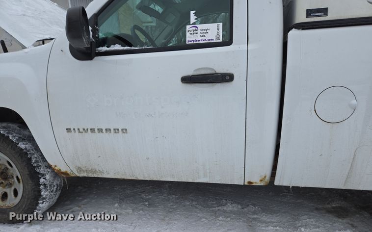 image for item EC4010 2013 Chevrolet Silverado 1500 pickup truck