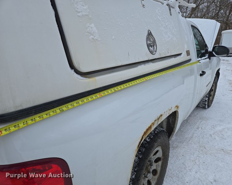 image for item EC4010 2013 Chevrolet Silverado 1500 pickup truck