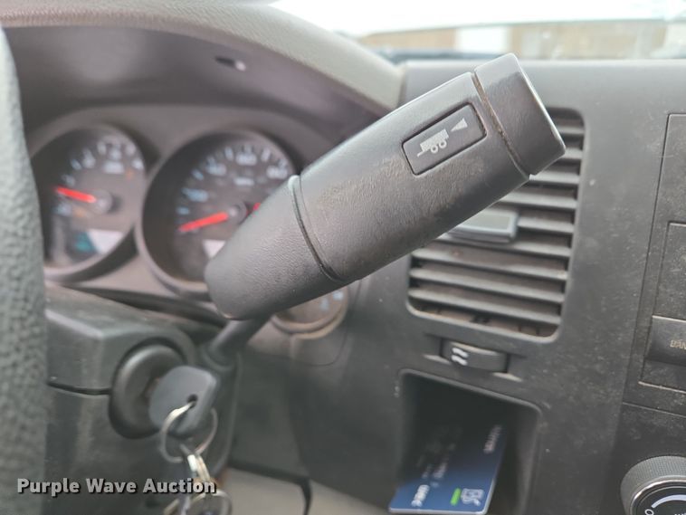 image for item EC4010 2013 Chevrolet Silverado 1500 pickup truck