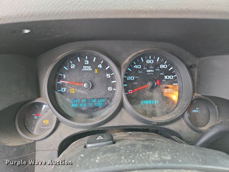 image for item EC4010 2013 Chevrolet Silverado 1500 pickup truck