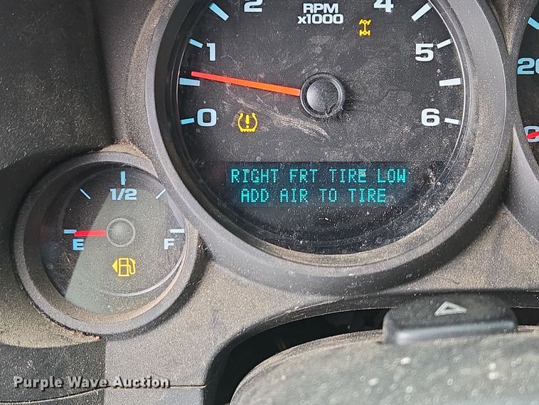 image for item EC4010 2013 Chevrolet Silverado 1500 pickup truck