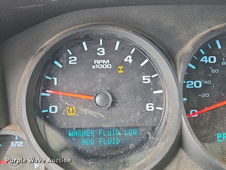 image for item EC4010 2013 Chevrolet Silverado 1500 pickup truck