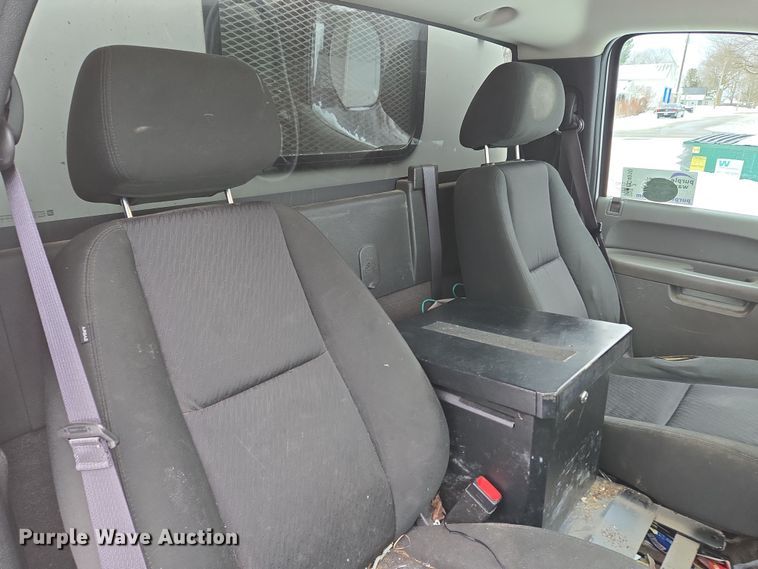 image for item EC4010 2013 Chevrolet Silverado 1500 pickup truck