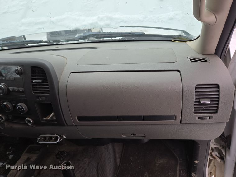 image for item EC4010 2013 Chevrolet Silverado 1500 pickup truck