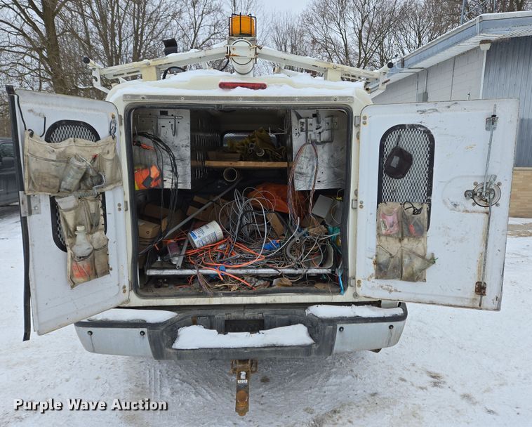 image for item EC4010 2013 Chevrolet Silverado 1500 pickup truck