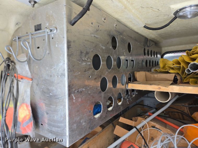 image for item EC4010 2013 Chevrolet Silverado 1500 pickup truck