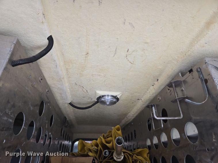 image for item EC4010 2013 Chevrolet Silverado 1500 pickup truck