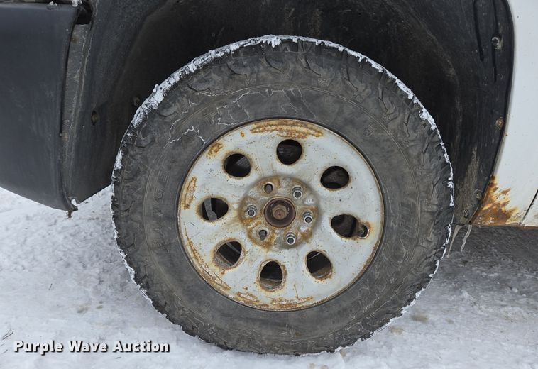 image for item EC4010 2013 Chevrolet Silverado 1500 pickup truck