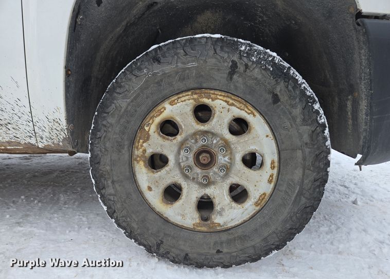 image for item EC4010 2013 Chevrolet Silverado 1500 pickup truck