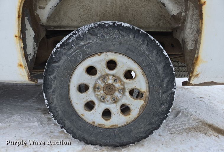 image for item EC4010 2013 Chevrolet Silverado 1500 pickup truck