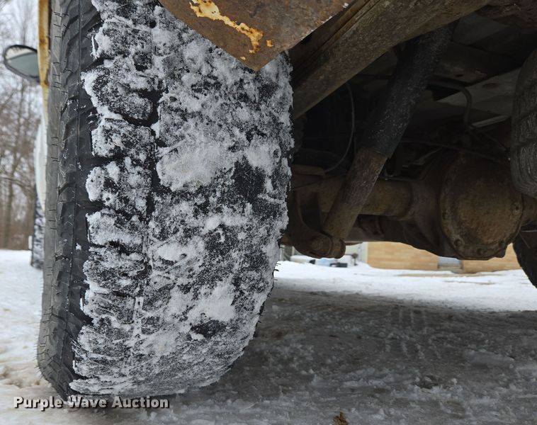 image for item EC4010 2013 Chevrolet Silverado 1500 pickup truck