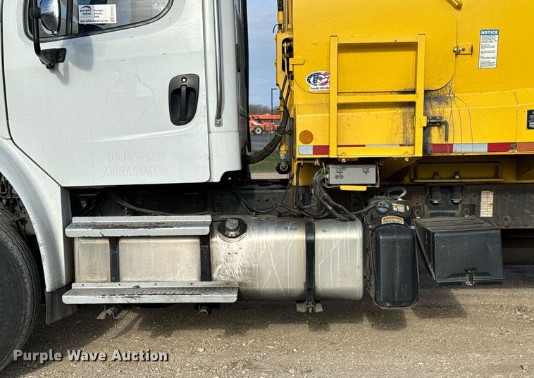image for item ED5522 2016 Freightliner Business Class M2 refuse truck