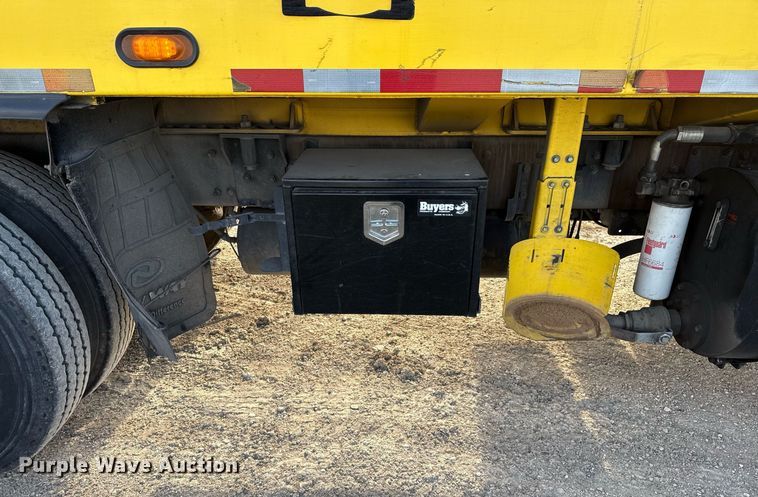 image for item ED5522 2016 Freightliner Business Class M2 refuse truck