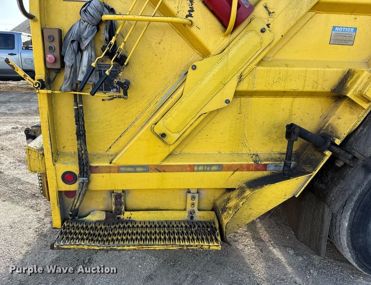 image for item ED5522 2016 Freightliner Business Class M2 refuse truck