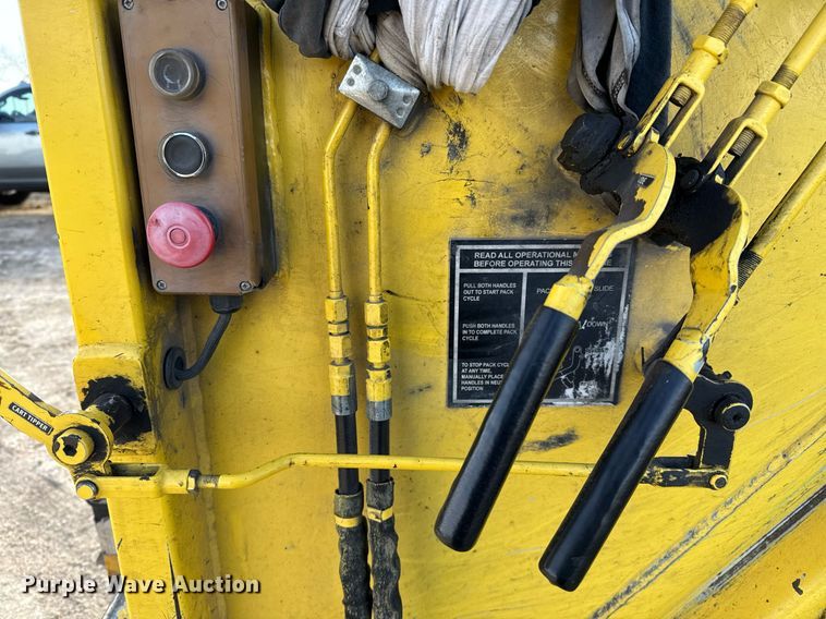 image for item ED5522 2016 Freightliner Business Class M2 refuse truck