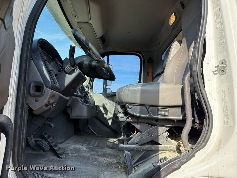 image for item ED5522 2016 Freightliner Business Class M2 refuse truck